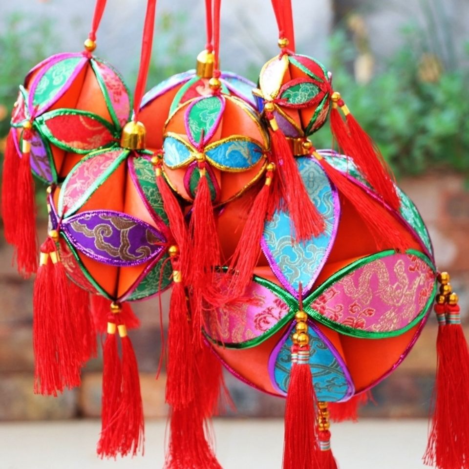 刘三姐绣球绣球民族特色三月纯手工三击鼓特产
